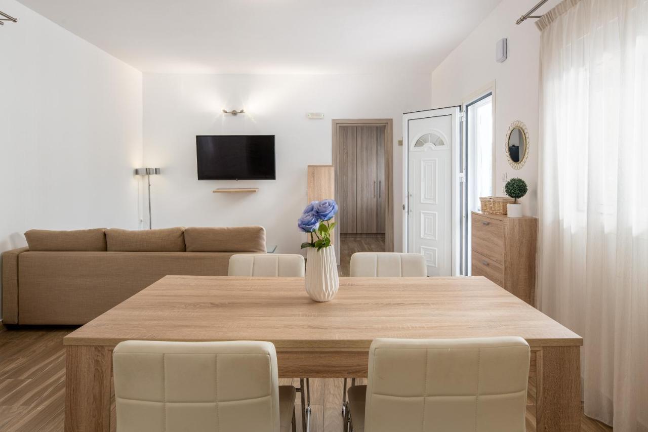 Ferienhaus Theros Luxury